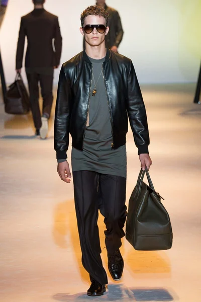 Look 7